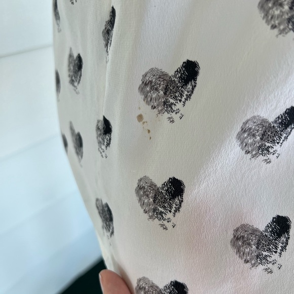 Equipment Brand white tank with thumbprint hearts, silk size small - Picture 4 of 4